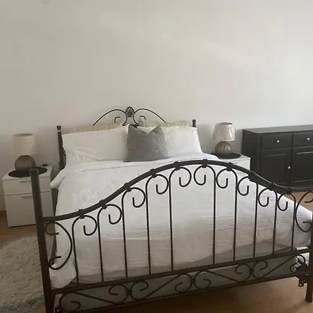 Apartment Lovely 3 Bedroom In Quiet Area W/ Pool Pula