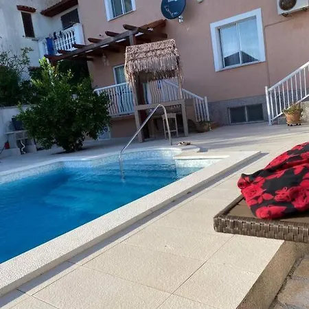 Apartment Lovely 3 Bedroom In Quiet Area W/ Pool *